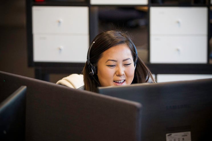 En dyktig kundeservicemedarbeider evner å være vennlig, i tillegg til å avdekke kundens behov, finne gode løsninger og utføre oppgavene effektivt En dyktig kundeservicemedarbeider evner å være vennlig, i tillegg til å avdekke kundens behov, finne gode løsninger og utføre oppgavene effektivt