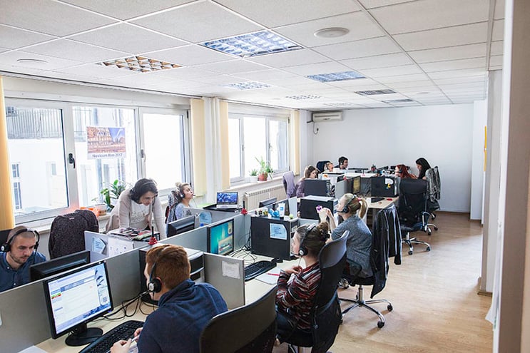 Outsourcing av callcenter til utlandet trenger ikke bare å bestå av "nordmenn på partyferie" Outsourcing av callcenter til utlandet trenger ikke bare å bestå av "nordmenn på partyferie"